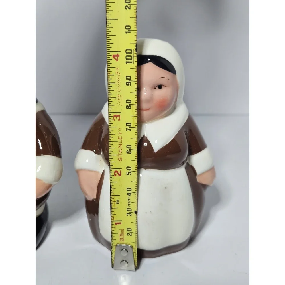 Publix The Pilgrim Pair Thanksgiving Ceramic Salt and Pepper Shakers Vintage